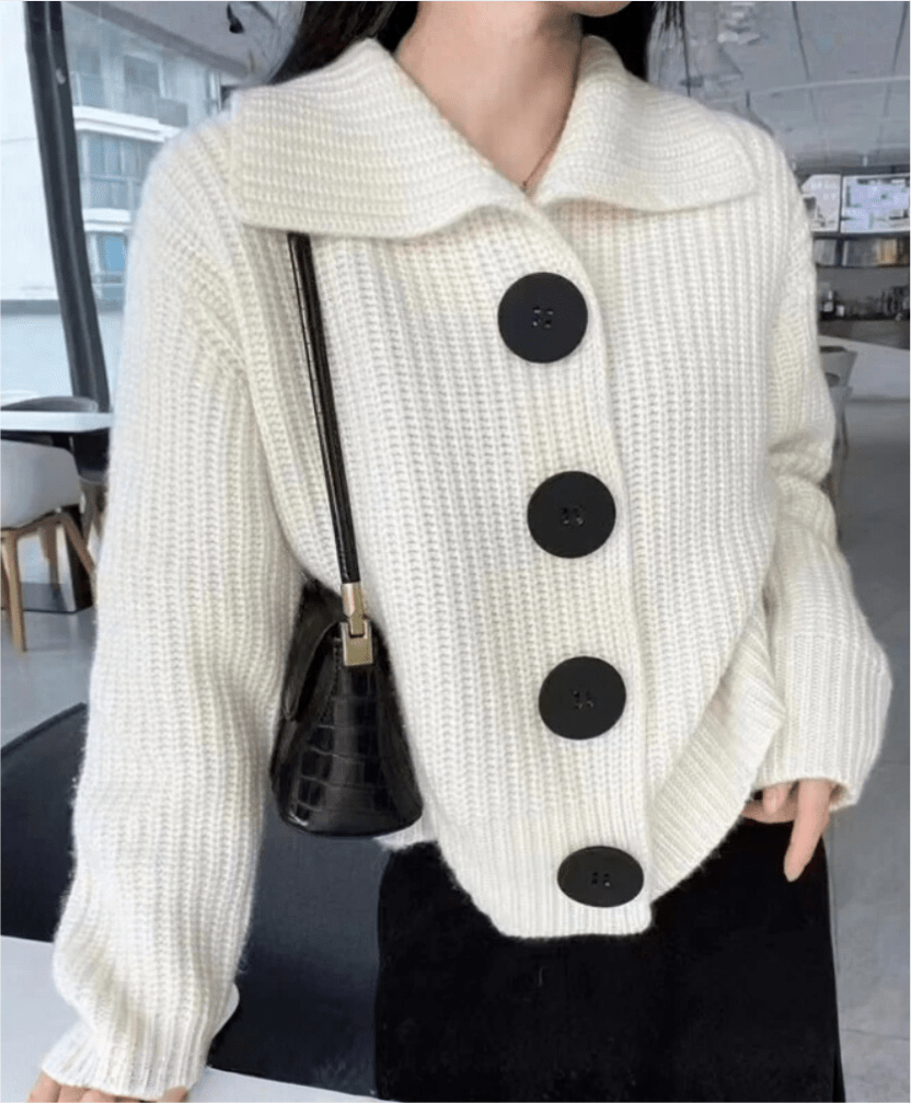 Elara | Cardigan Morbido con Grandi Bottoni