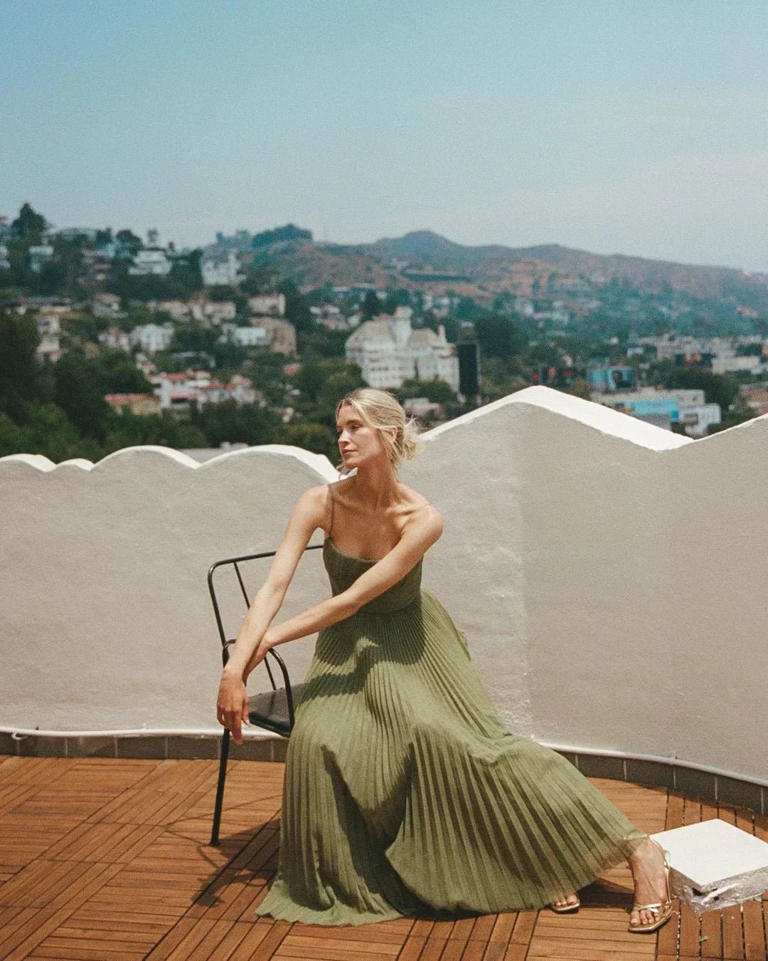 Abito Isabella – Stile plissettato con raffinatezza senza tempo